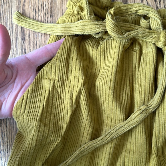 Vitamin A drawstring shorts   🌸 3 for $25 - Picture 3 of 4